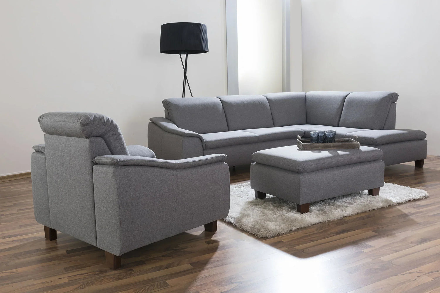 Aaron Sofa 2,5-Sitzer links mit Ecksofa rechts